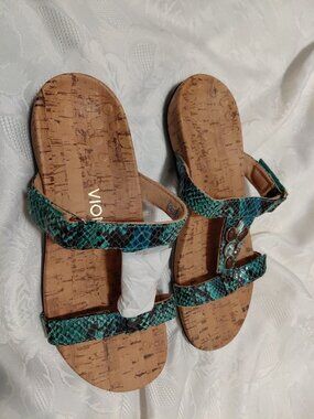 Vionic Viviana Green Snakeskin Print  Jeweled Slide Sandals  Size 9 NWOB